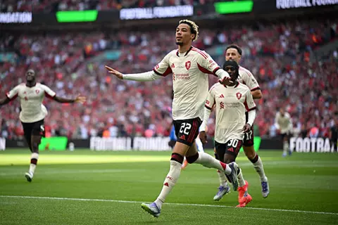 إيكيتيكي: فخور بلعب أول مباراة رسمية مع ليفربول.. وإحراز هدفًا